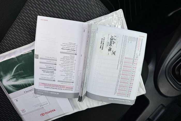 2016 Toyota Hilux Workmate TGN121R 4x2 Glacier White