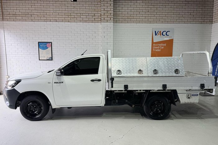 2016 Toyota Hilux Workmate TGN121R 4x2 Glacier White