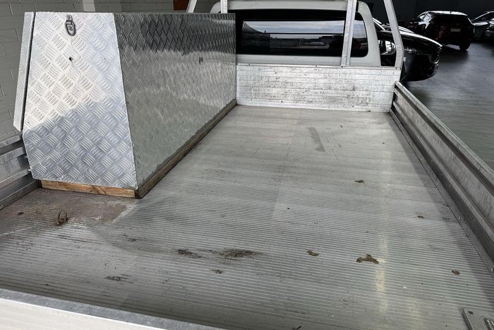 2016 Toyota Hilux Workmate TGN121R 4x2 Glacier White