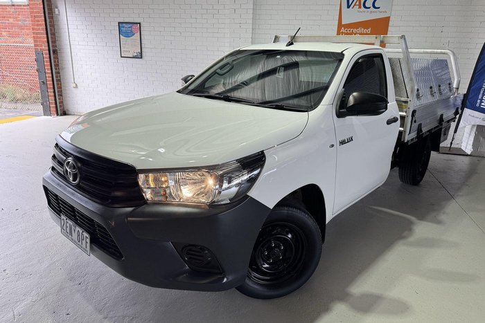 2016 Toyota Hilux Workmate TGN121R 4x2 Glacier White
