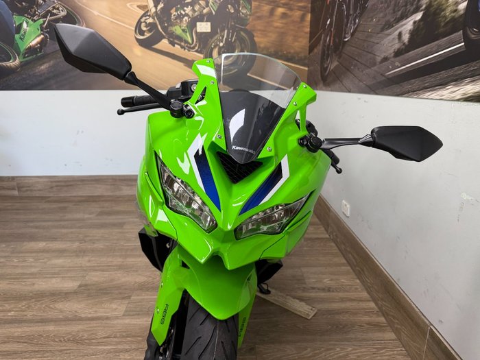 2026 Kawasaki NINJA 400 ZX-4RR KRT GREEN
