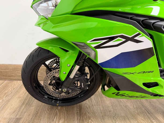 2026 Kawasaki NINJA 400 ZX-4RR KRT GREEN