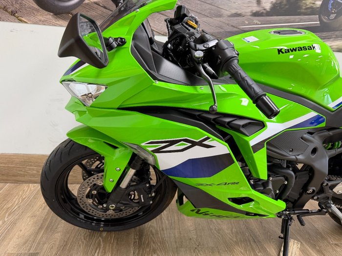 2026 Kawasaki NINJA 400 ZX-4RR KRT GREEN