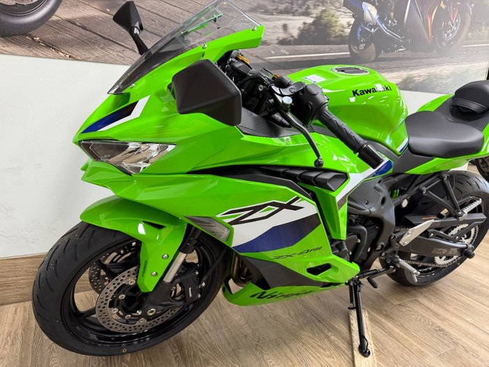 2026 Kawasaki NINJA 400 ZX-4RR KRT GREEN