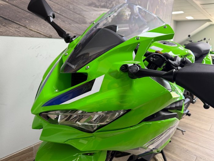 2026 Kawasaki NINJA 400 ZX-4RR KRT GREEN