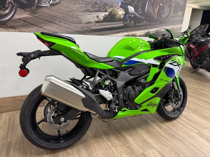 2026 Kawasaki NINJA 400 ZX-4RR KRT GREEN