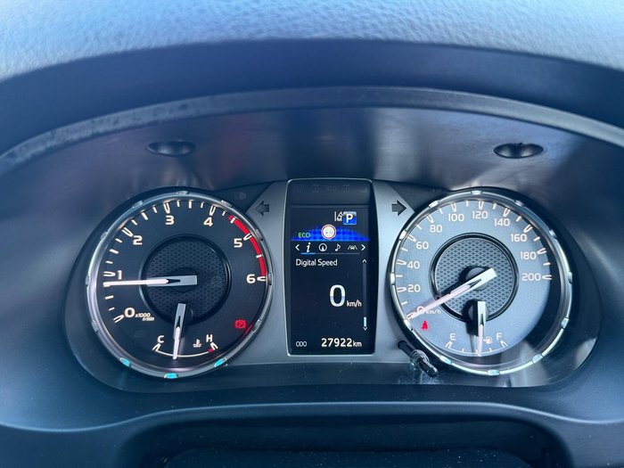 2024 Toyota Hilux SR5 48V