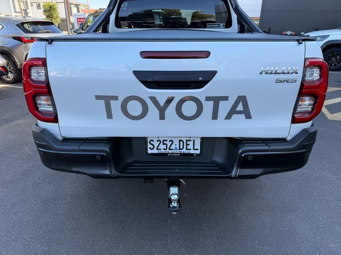 2024 Toyota Hilux SR5 48V