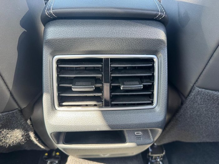 2025 Mahindra XUV3XO AX7L