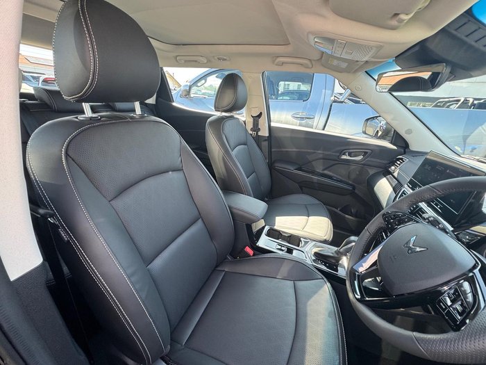 2025 Mahindra XUV3XO AX7L