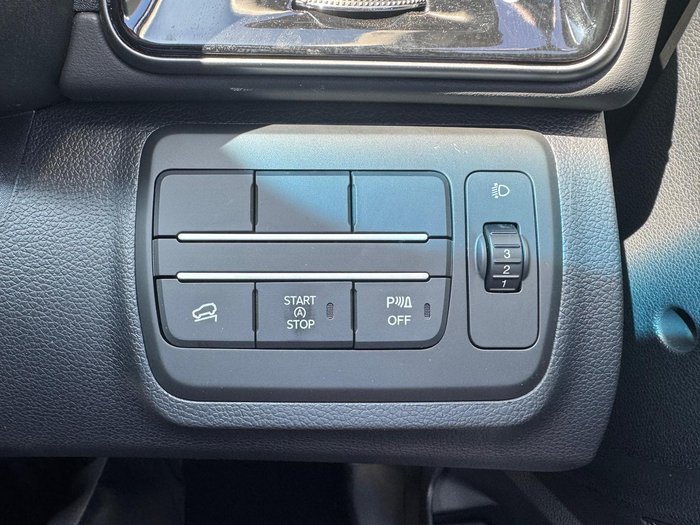 2025 Mahindra XUV3XO AX7L