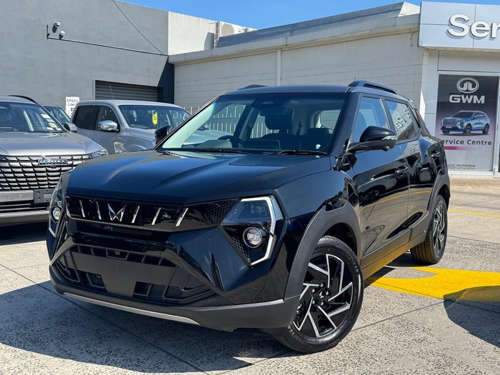 2025 Mahindra XUV3XO AX7L
