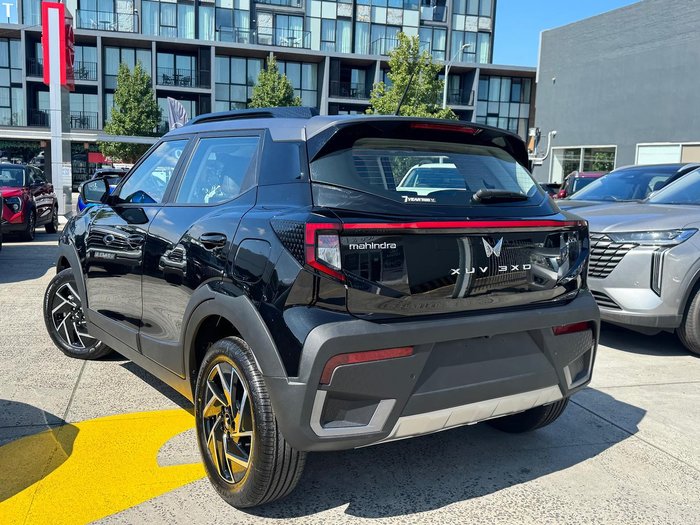 2025 Mahindra XUV3XO AX7L