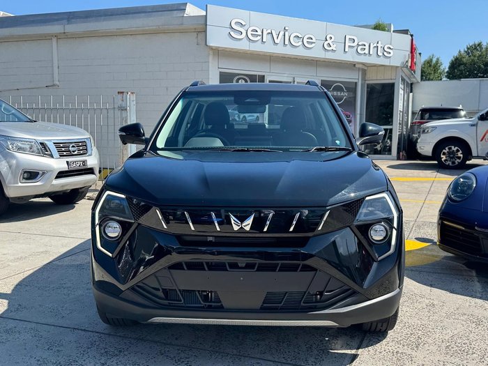 2025 Mahindra XUV3XO AX7L