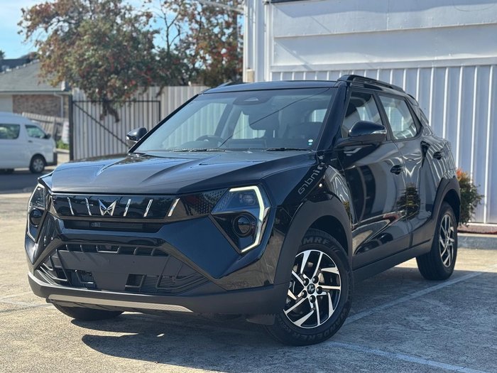 2025 Mahindra XUV3XO AX5L