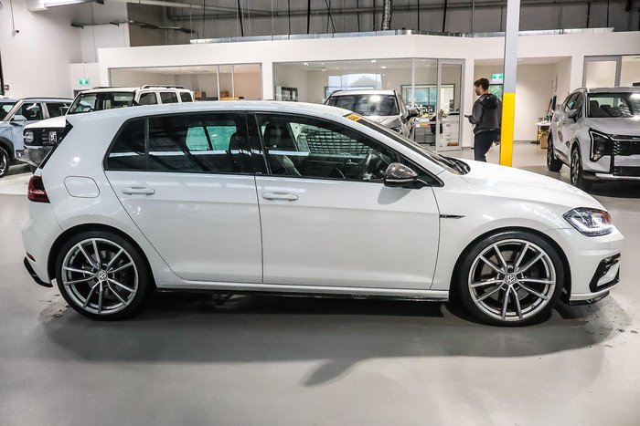 2017 Volkswagen Golf R Wolfsburg Edition