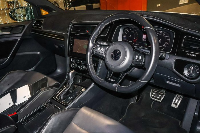 2017 Volkswagen Golf R Wolfsburg Edition