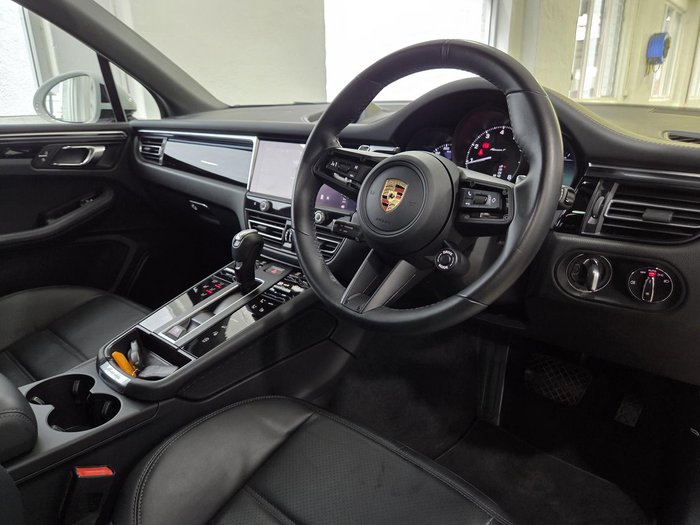 2023 Porsche Macan T