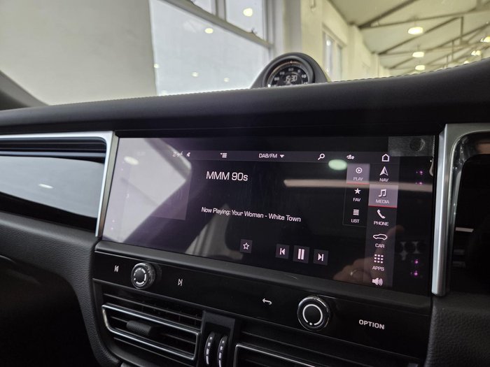 2023 Porsche Macan T