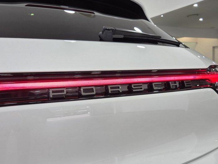 2023 Porsche Macan T