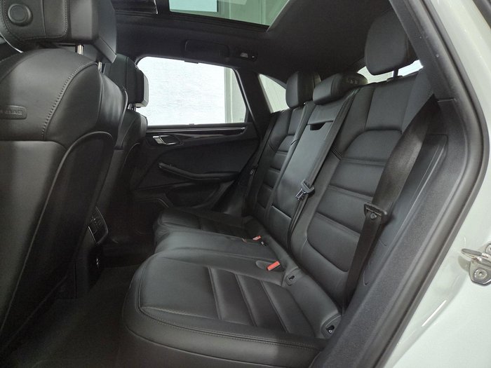 2023 Porsche Macan T