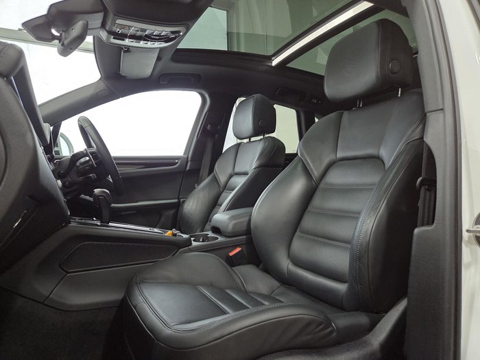 2023 Porsche Macan T