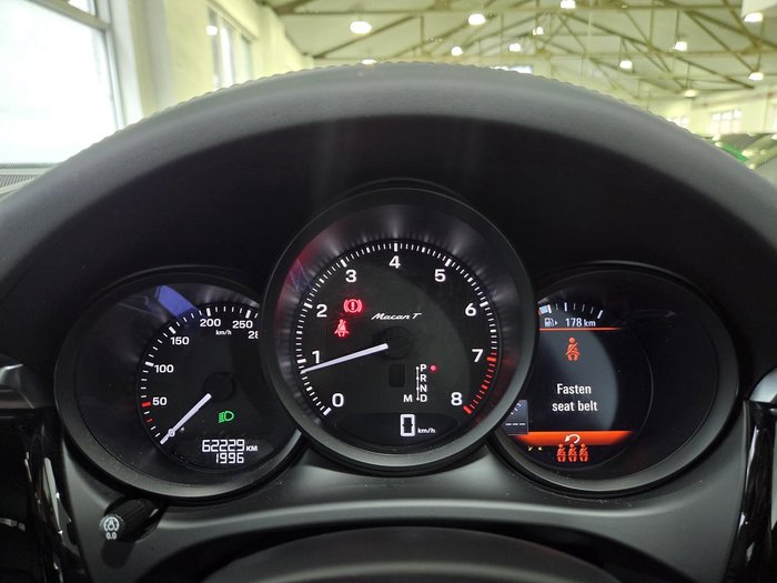 2023 Porsche Macan T