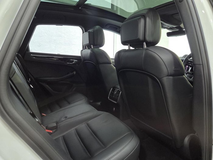 2023 Porsche Macan T