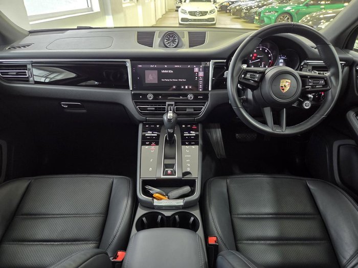 2023 Porsche Macan T