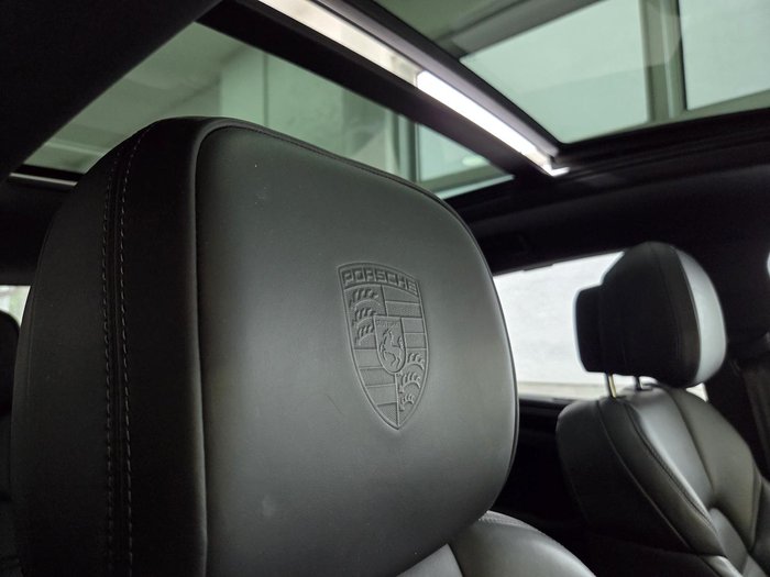 2023 Porsche Macan T