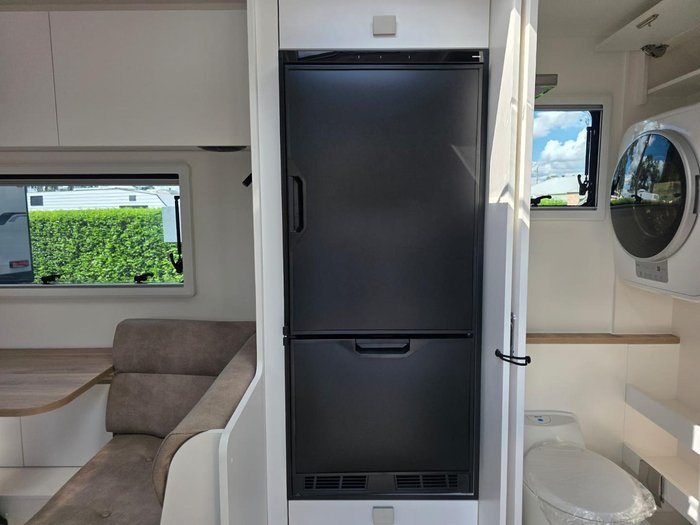 2026 New Age Caravans Manta Ray 18Er