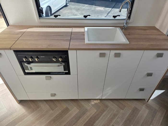 2026 New Age Caravans Manta Ray 18Er