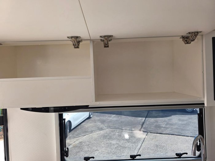 2026 New Age Caravans Manta Ray 18Er