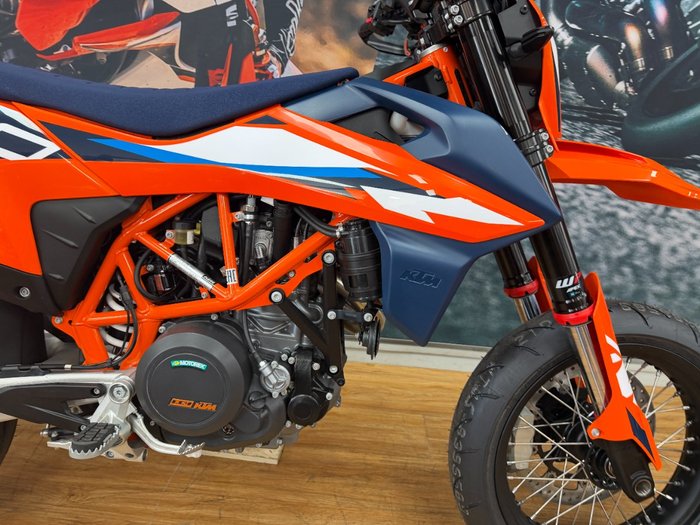 2024 Ktm 690 SMC R ORANGE