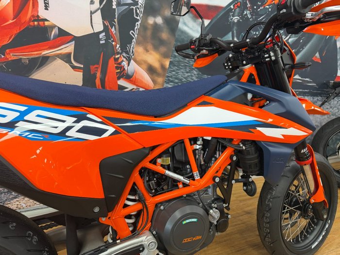 2024 Ktm 690 SMC R ORANGE