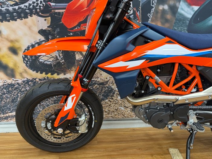 2024 Ktm 690 SMC R ORANGE