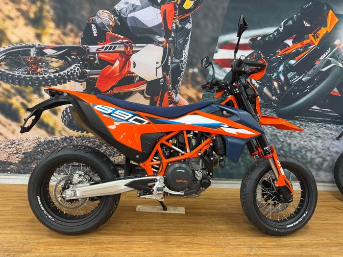 2024 Ktm 690 SMC R ORANGE