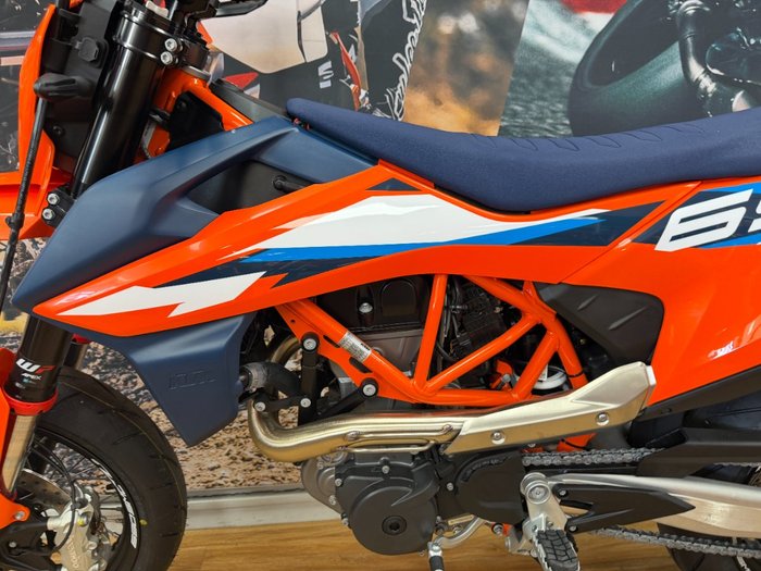 2024 Ktm 690 SMC R ORANGE