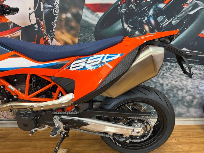 2024 Ktm 690 SMC R ORANGE