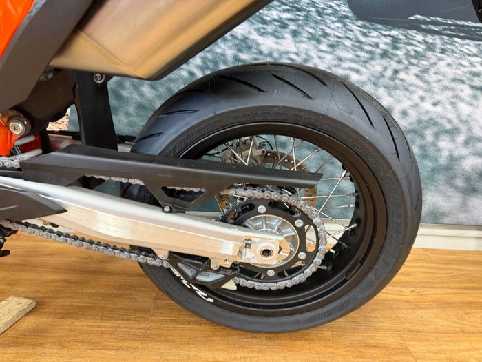 2024 Ktm 690 SMC R ORANGE