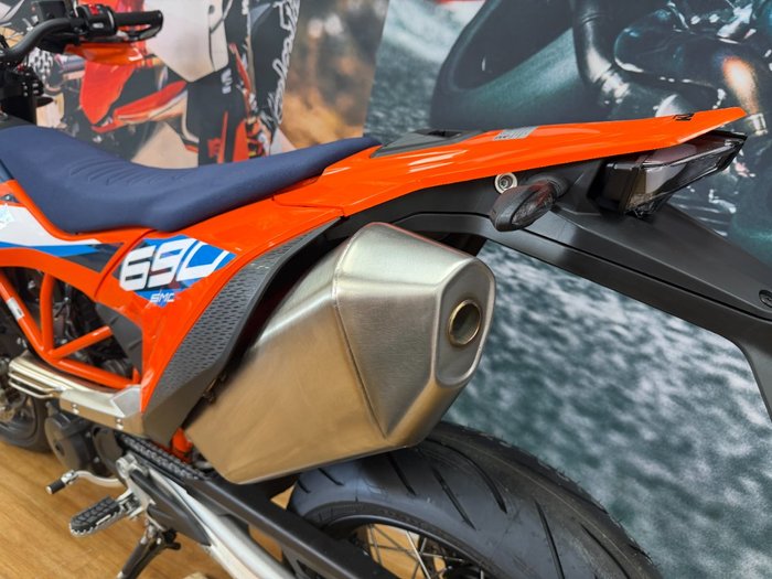 2024 Ktm 690 SMC R ORANGE