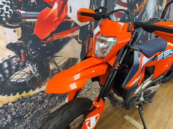2024 Ktm 690 SMC R ORANGE