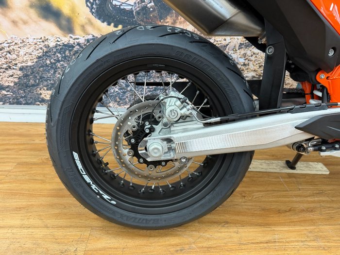 2024 Ktm 690 SMC R ORANGE