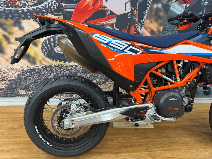 2024 Ktm 690 SMC R ORANGE