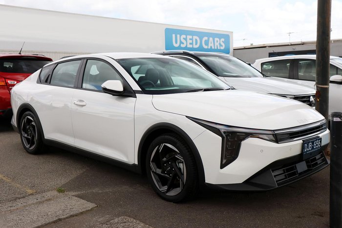 2025 Kia K4 Sport