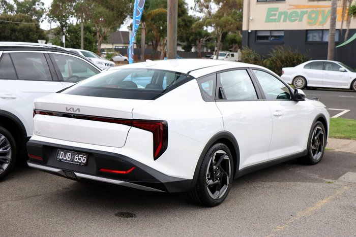 2025 Kia K4 Sport