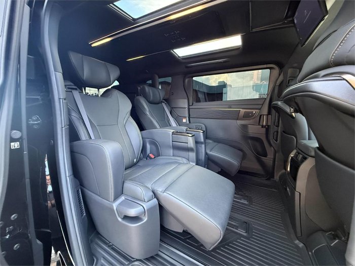 2025 Toyota Alphard Hybrid Z
