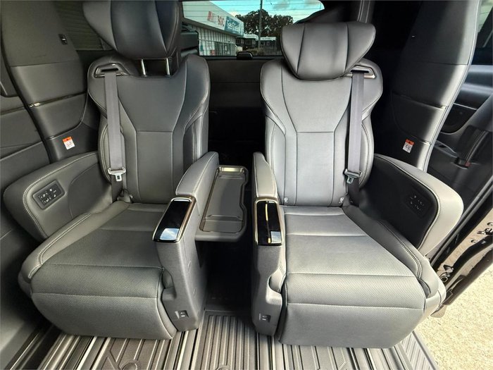 2025 Toyota Alphard Hybrid Z