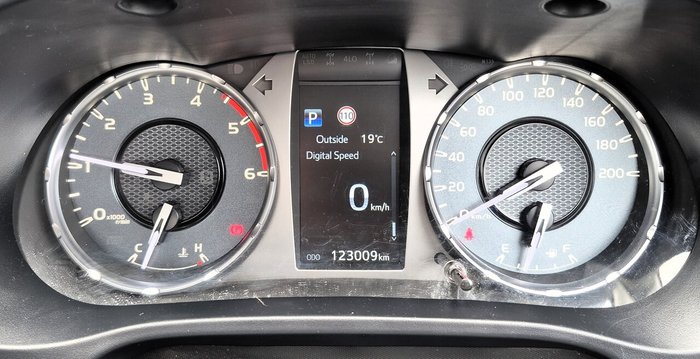 2021 Toyota Hilux SR