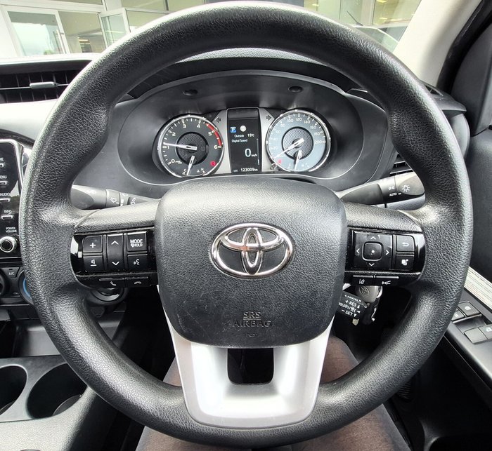 2021 Toyota Hilux SR